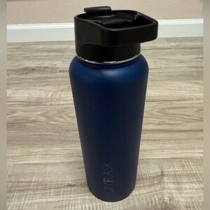 Iron Flask 18/8 Stainless Blue Water Bottle Size 40oz BPA Free Great Condition